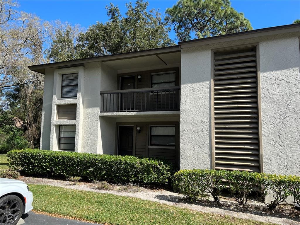 3036 EASTLAND BOULEVARD UNIT E201 CLEARWATER, FL 33761