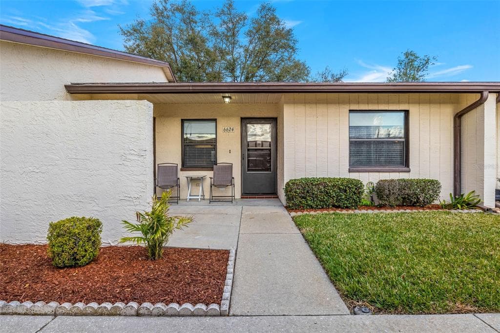 6624 ASPEN COURT ZEPHYRHILLS, FL 33542