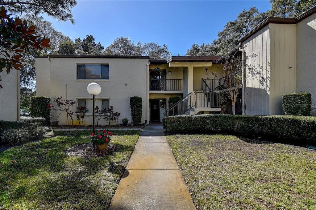 700 STARKEY ROAD UNIT 822 LARGO, FL 33771
