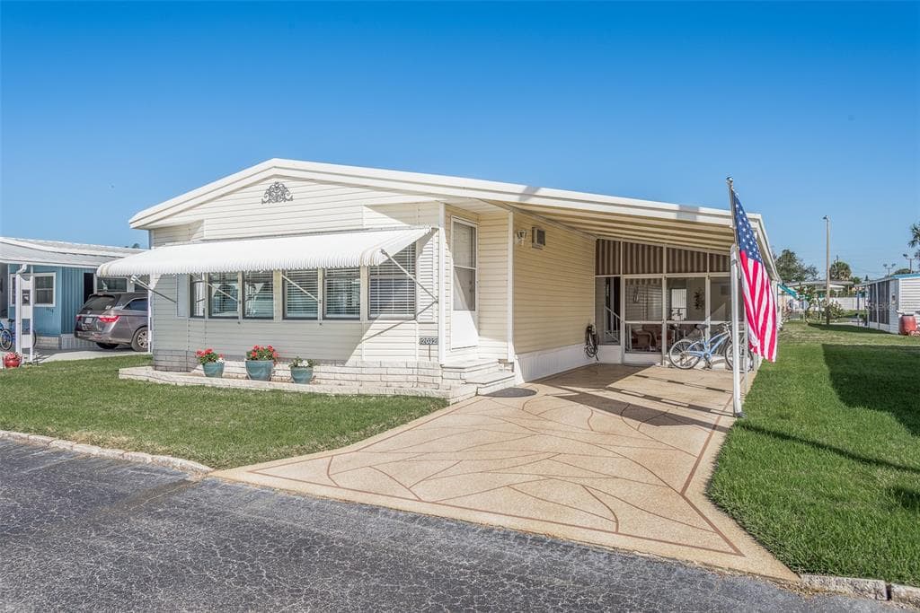 2032 MANOA DRIVE HOLIDAY, FL 34691