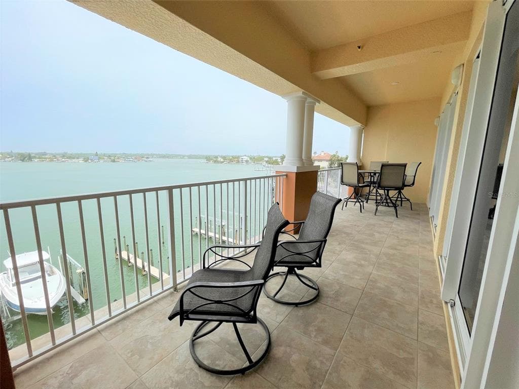 17735 GULF BOULEVARD UNIT 402 REDINGTON SHORES, FL 33708