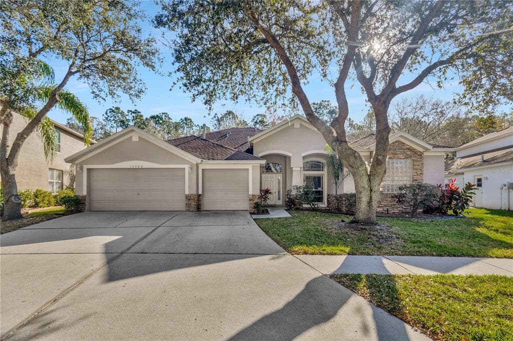 16942 FALCONRIDGE ROAD LITHIA, FL 33547