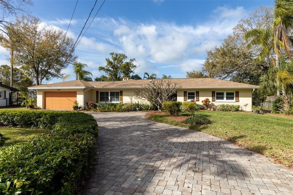 2370 DEMARET DRIVE DUNEDIN, FL 34698