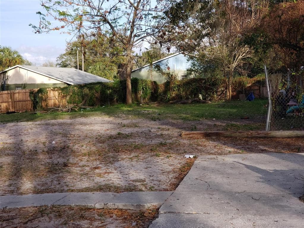 8603 N 15TH STREET UNIT AB TAMPA, FL 33604