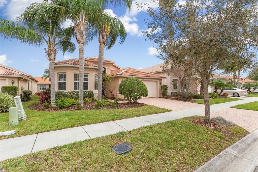 4925 SANDY BROOK CIRCLE WIMAUMA, FL 33598