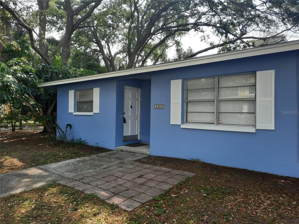 1400 OAK STREET NE ST PETERSBURG, FL 33704