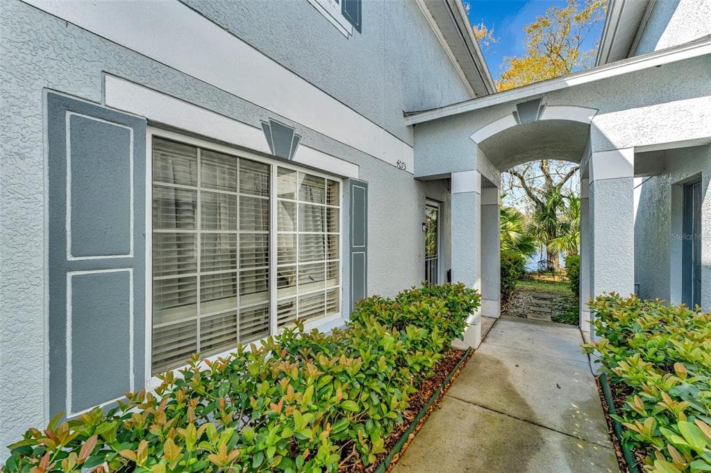 4075 DOLPHIN DRIVE TAMPA, FL 33617