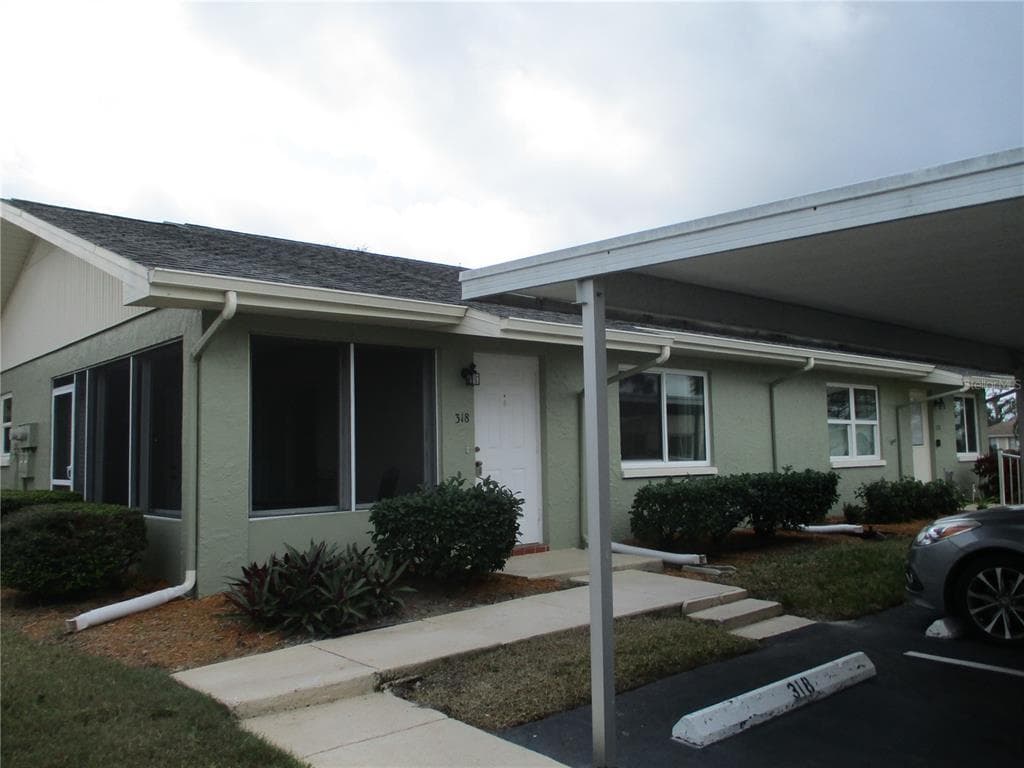318 GLOUCESTER BOULEVARD SUN CITY CENTER, FL 33573