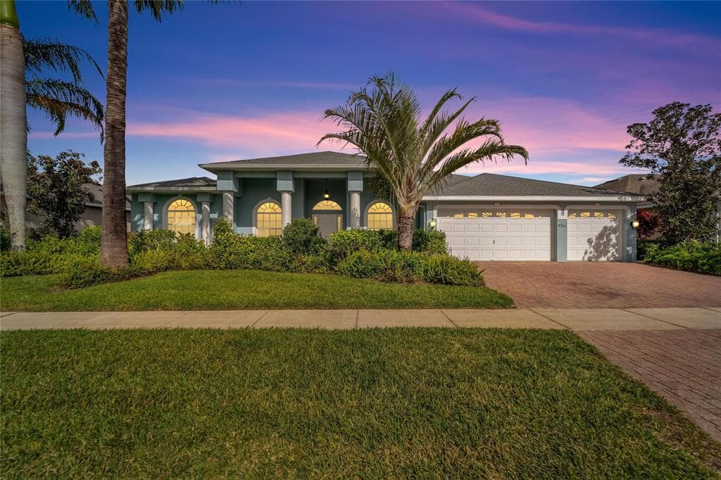 916 VISTA VERDE LANE SUN CITY CENTER, FL 33573