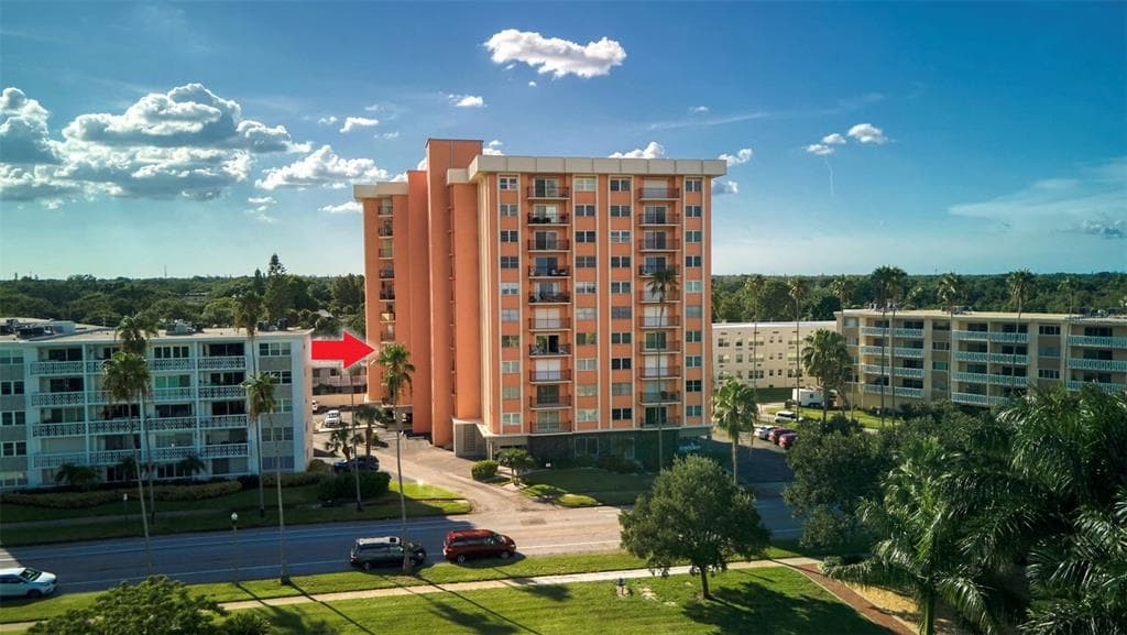 1120 N SHORE DRIVE NE UNIT 405 ST PETERSBURG, FL 33701