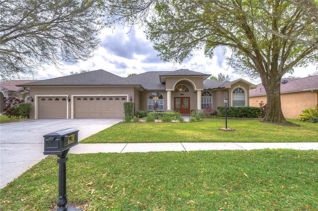 4028 VALRICO GROVE VALRICO, FL 33594