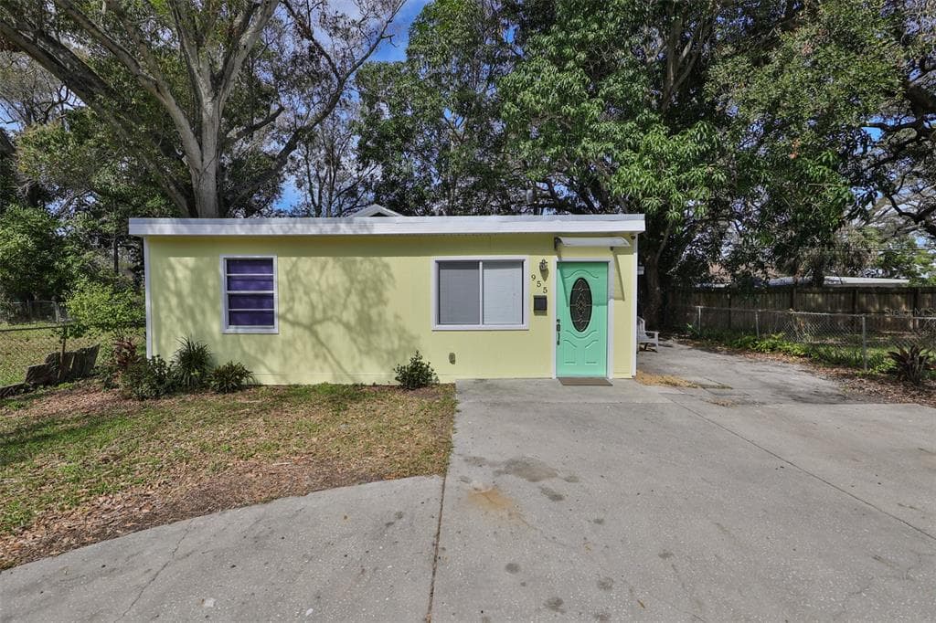 955 21ST AVENUE S ST PETERSBURG, FL 33705