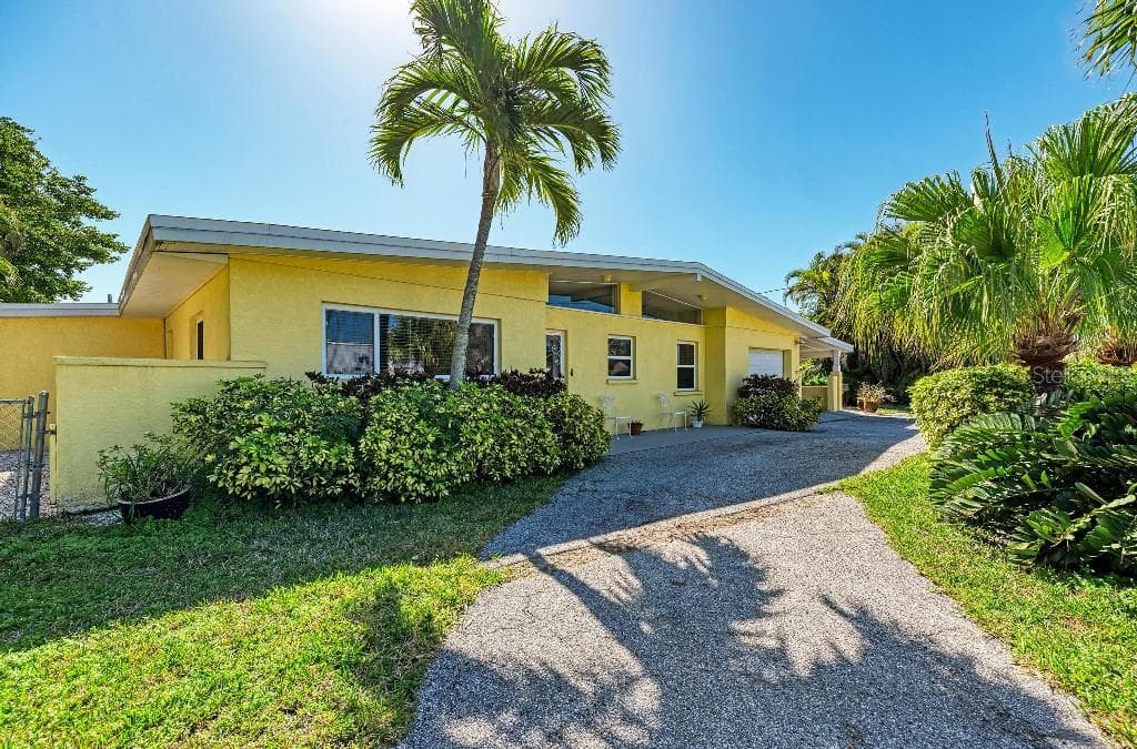 521 74TH STREET HOLMES BEACH, FL 34217