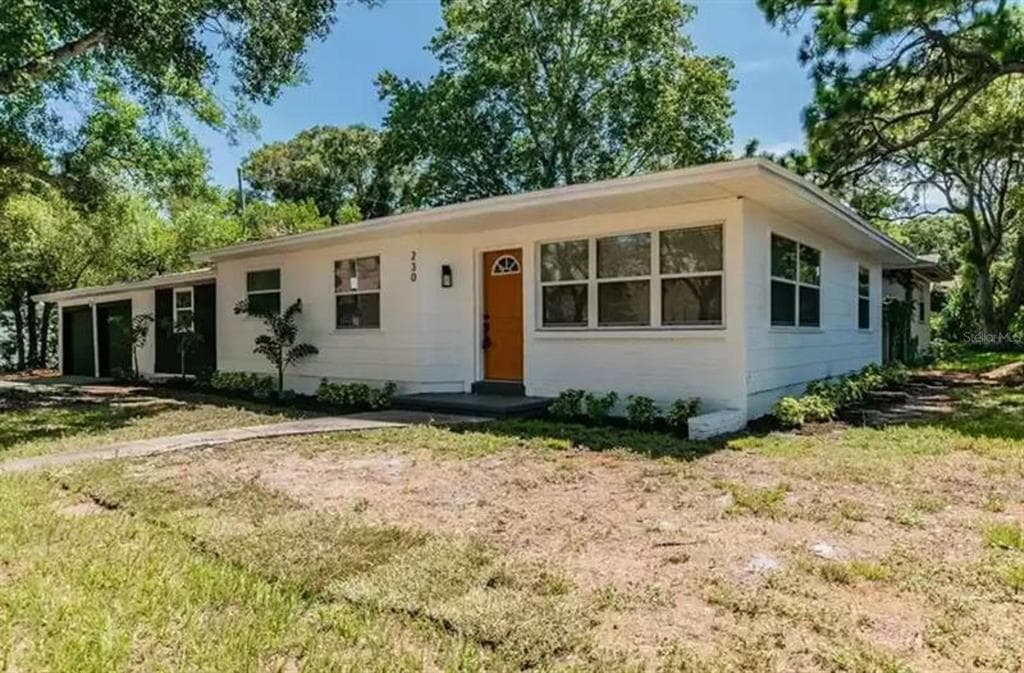 230 48TH STREET S ST PETERSBURG, FL 33711
