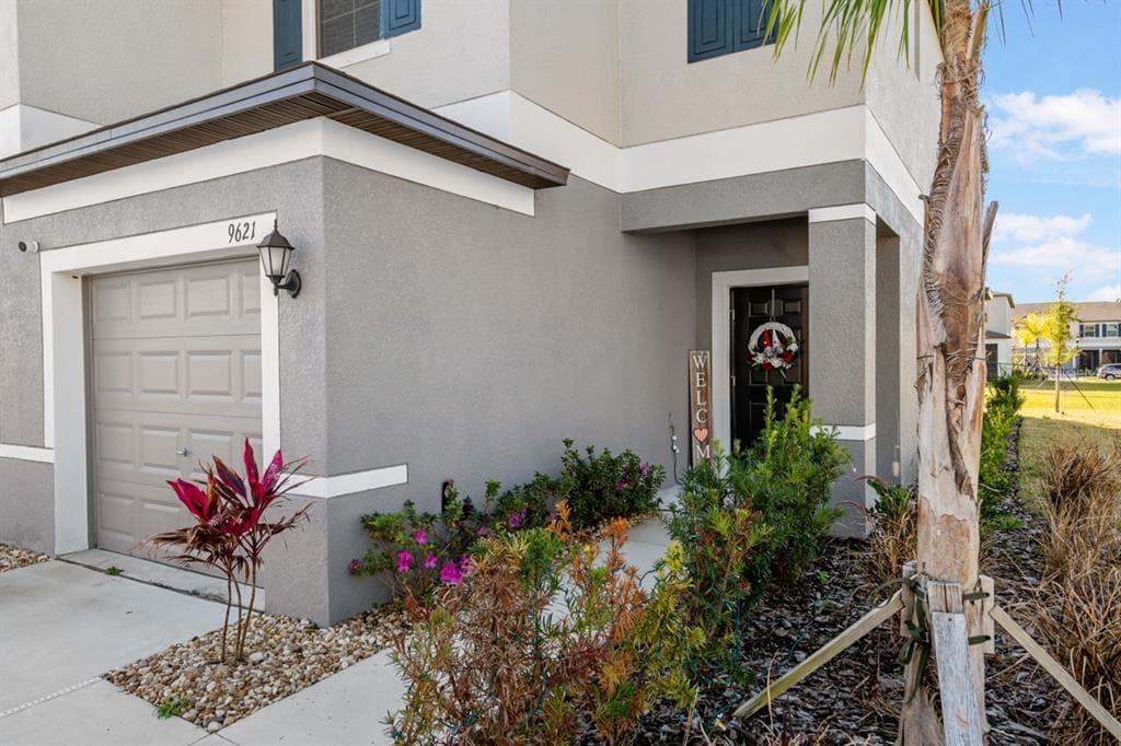 9621 PEMBROOKE PINES DRIVE RUSKIN, FL 33573
