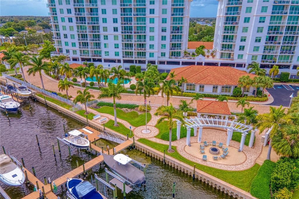1325 SNELL ISLE BOULEVARD NE UNIT 808 ST PETERSBURG, FL 33704