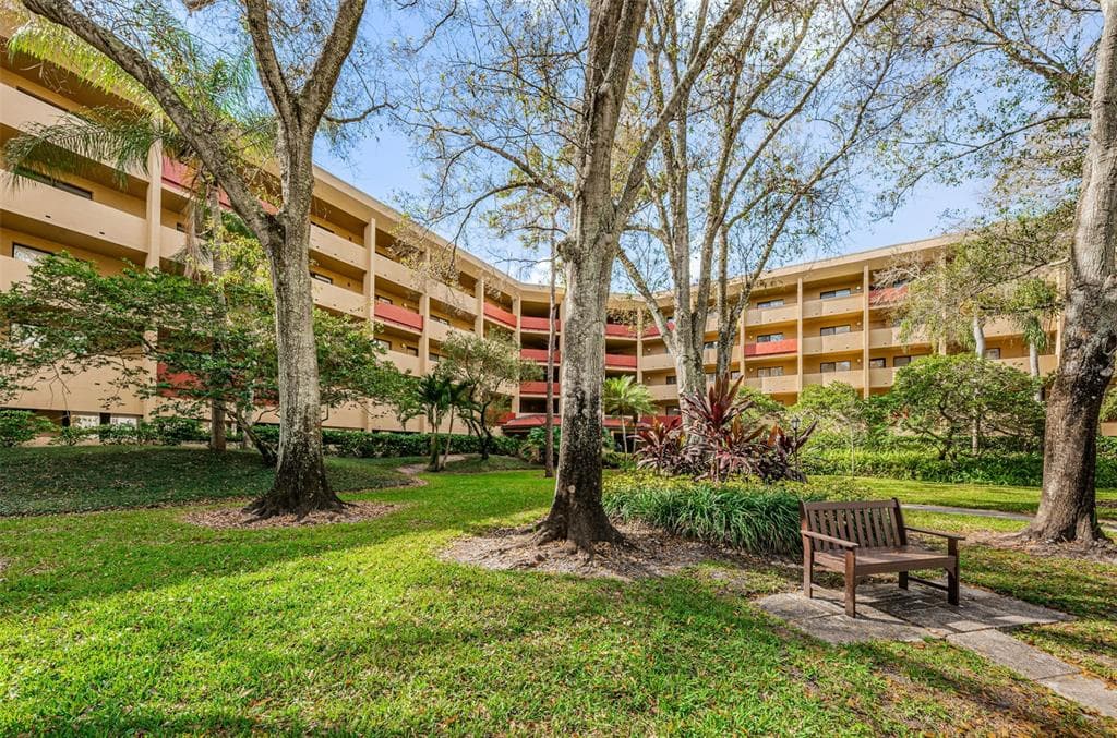 3076 EASTLAND BOULEVARD UNIT 406 CLEARWATER, FL 33761