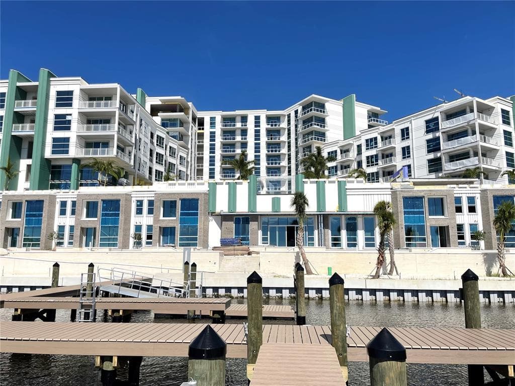 3015 N ROCKY POINT DRIVE E UNIT 820 TAMPA, FL 33607