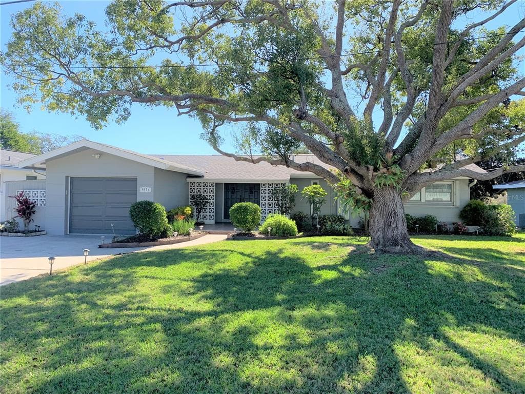 1031 HONEYSUCKLE ROAD LARGO, FL 33770