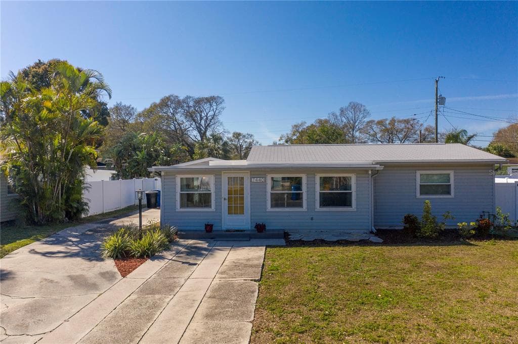 7440 ORPINE DRIVE N ST PETERSBURG, FL 33702