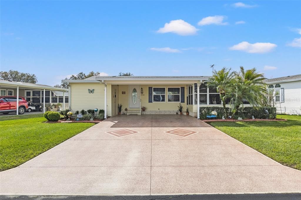 37548 NEUKOM AVENUE ZEPHYRHILLS, FL 33541