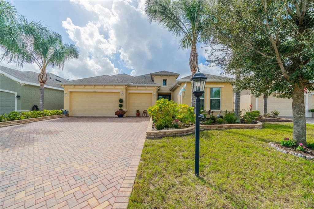 1535 S EMERALD DUNES DRIVE UNIT 1 SUN CITY CENTER, FL 33573