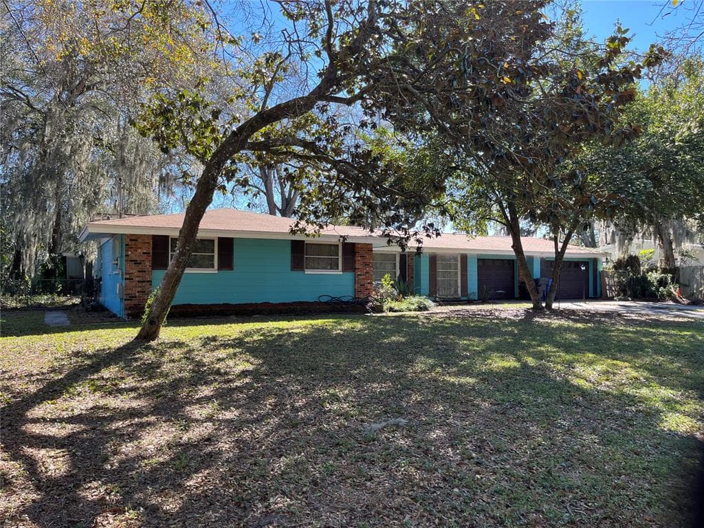 909 EASTWOOD DRIVE BRANDON, FL 33511