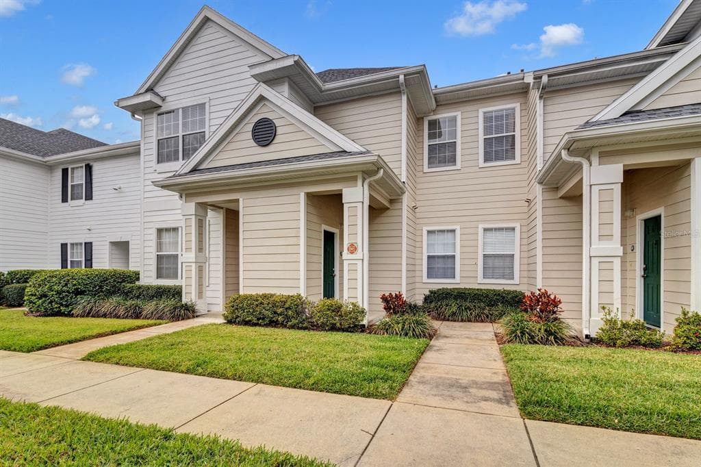 200 SOUTHERN PECAN CIRCLE UNIT 206 WINTER GARDEN, FL 34787