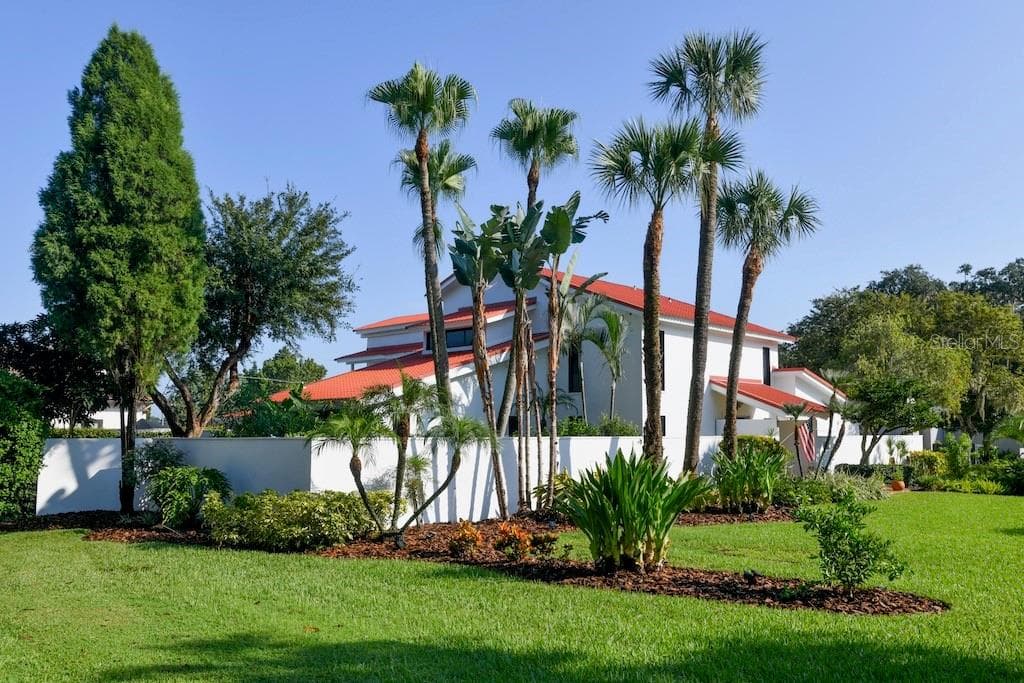 2015 REANEY ROAD LAKELAND, FL 33803