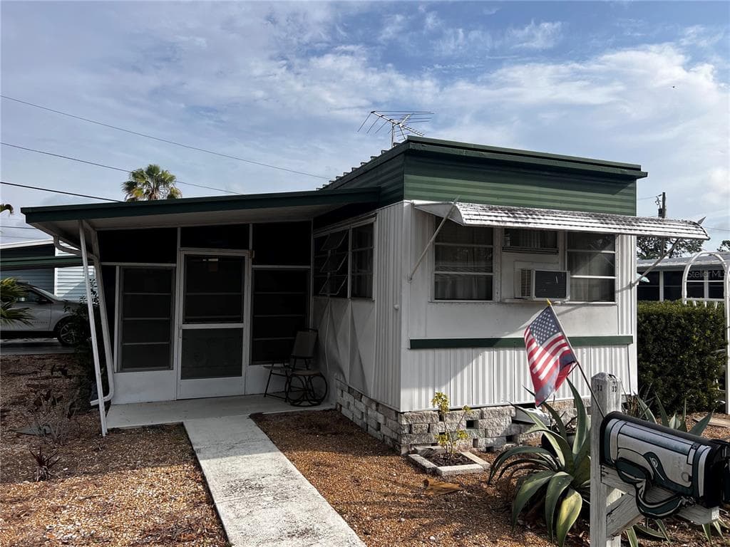 12674 SEMINOLE BOULEVARD UNIT S33 LARGO, FL 33778