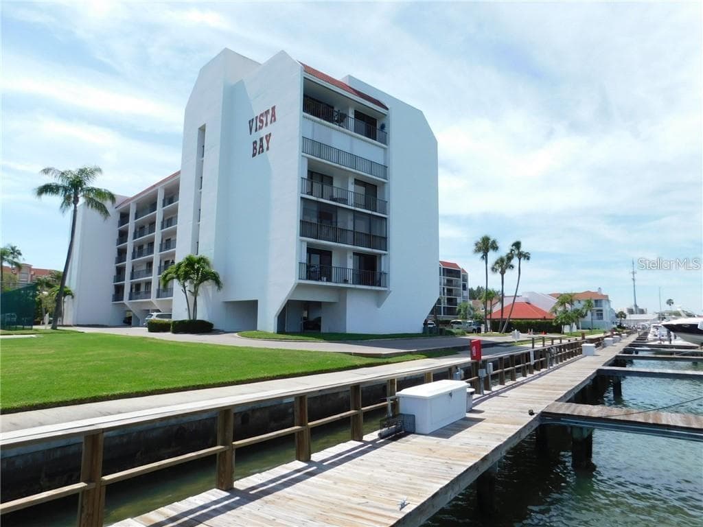 19111 VISTA BAY DRIVE UNIT 207 INDIAN SHORES, FL 33785
