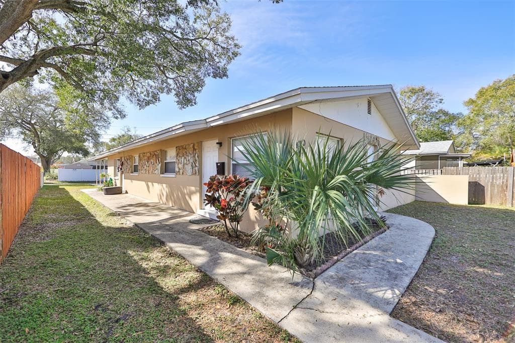 470 93RD AVENUE N ST PETERSBURG, FL 33702