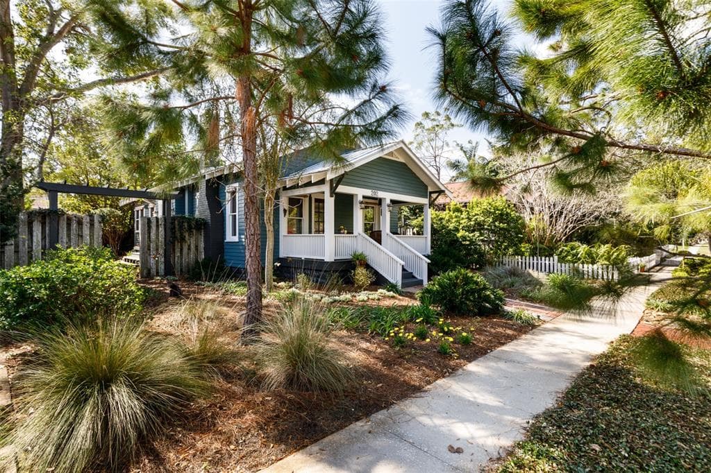 202 13TH AVENUE N ST PETERSBURG, FL 33701