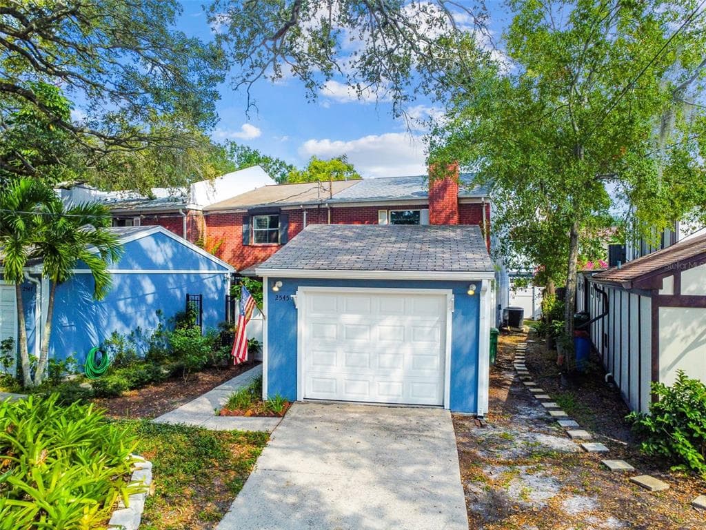 2545 W MARYLAND AVENUE TAMPA, FL 33629