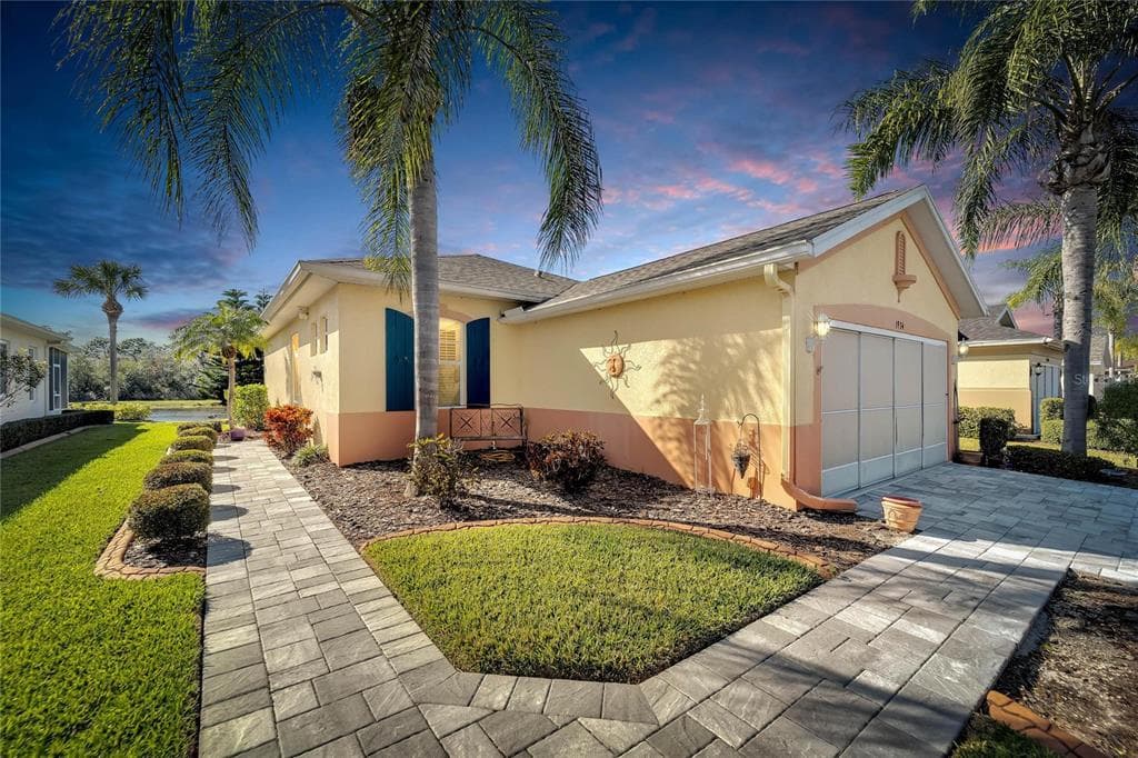 1934 STERLING GLEN COURT SUN CITY CENTER, FL 33573