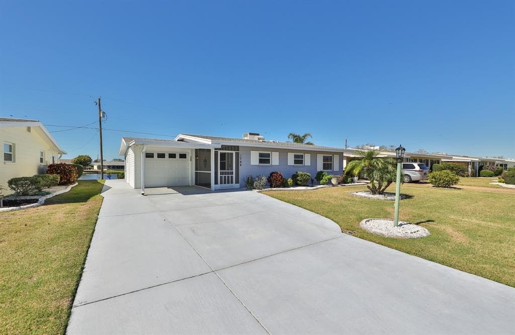 1744 COUNCIL DRIVE SUN CITY CENTER, FL 33573