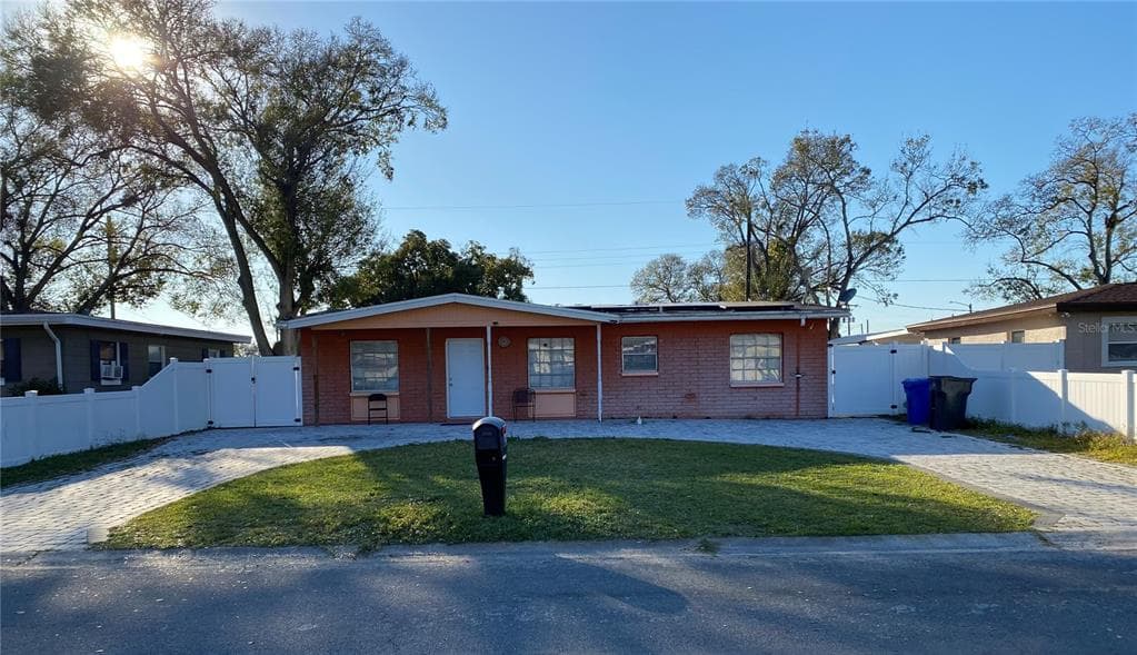 6618 N THATCHER AVENUE TAMPA, FL 33614