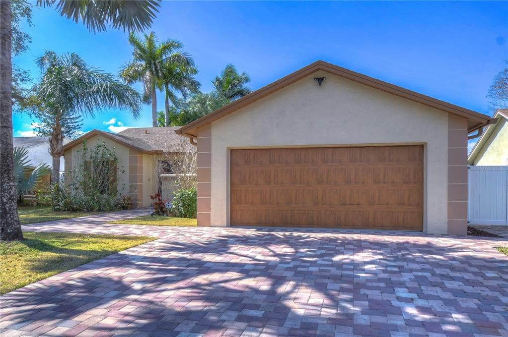 6614 SEAFAIRER DRIVE TAMPA, FL 33615