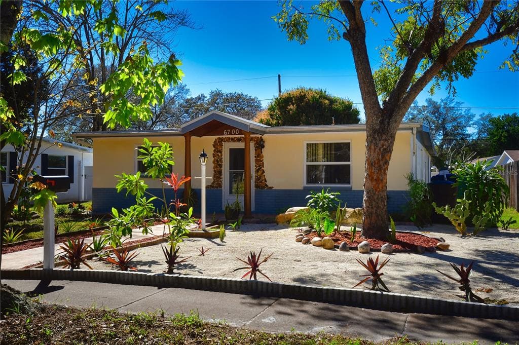 6700 LIVINGSTON AVENUE N ST PETERSBURG, FL 33702