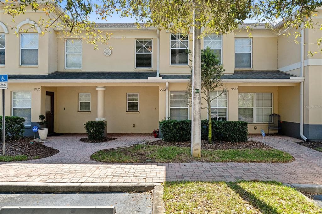 9522 CHARLESBERG DRIVE TAMPA, FL 33635