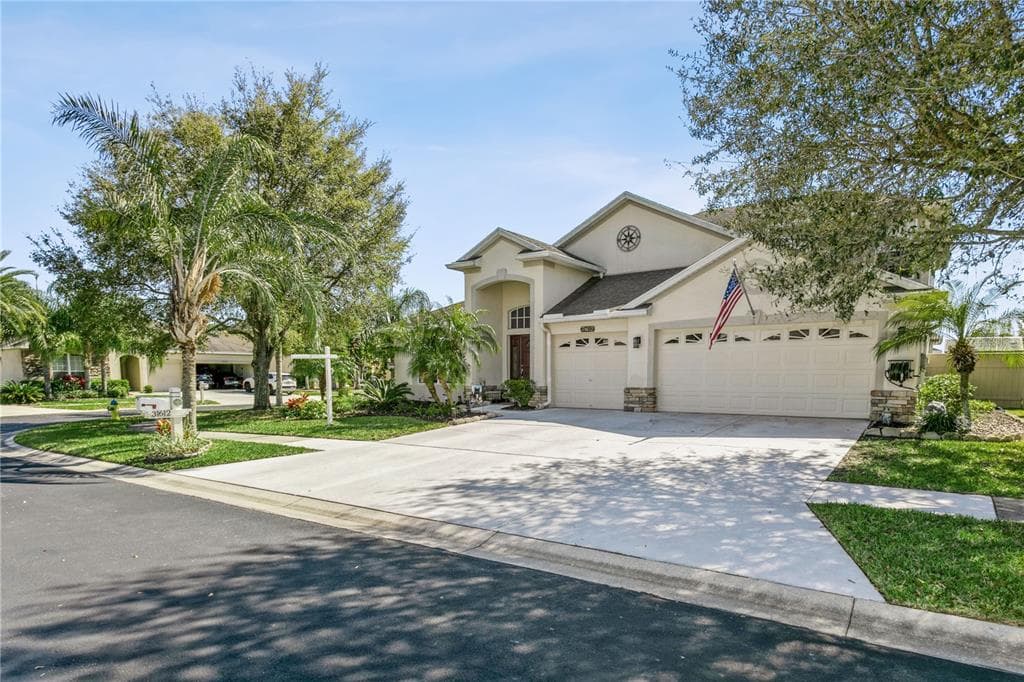 31612 BEARDED OAK DRIVE WESLEY CHAPEL, FL 33543