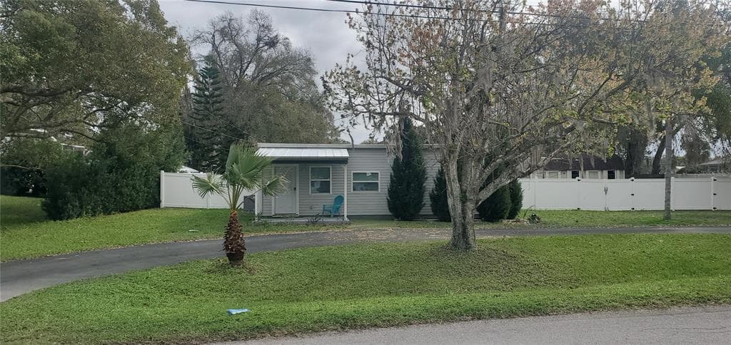 3822 LAKE PADGETT DRIVE LAND O LAKES, FL 34639