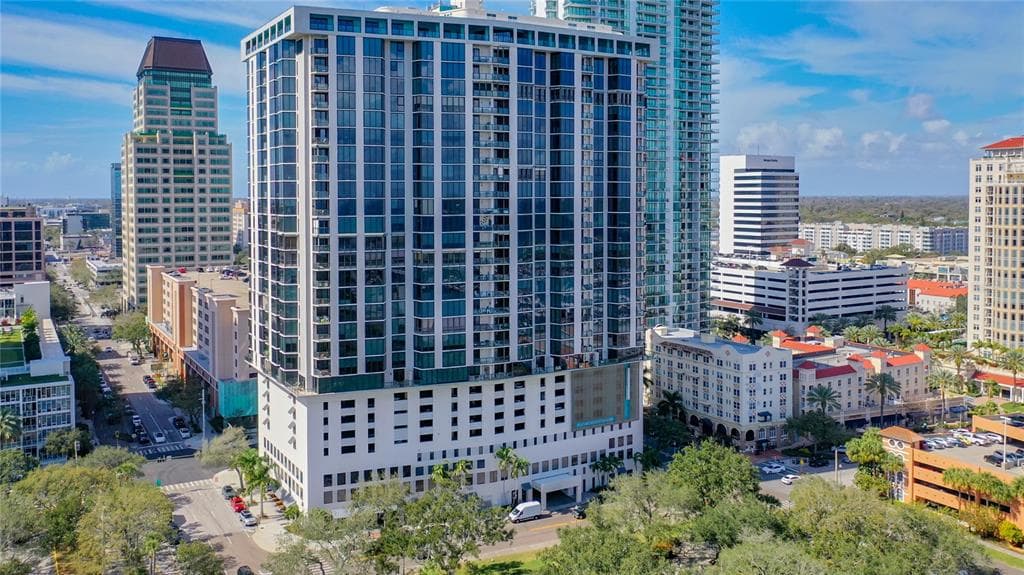 1 BEACH DR SE UNIT 2501 ST PETERSBURG, FL 33701