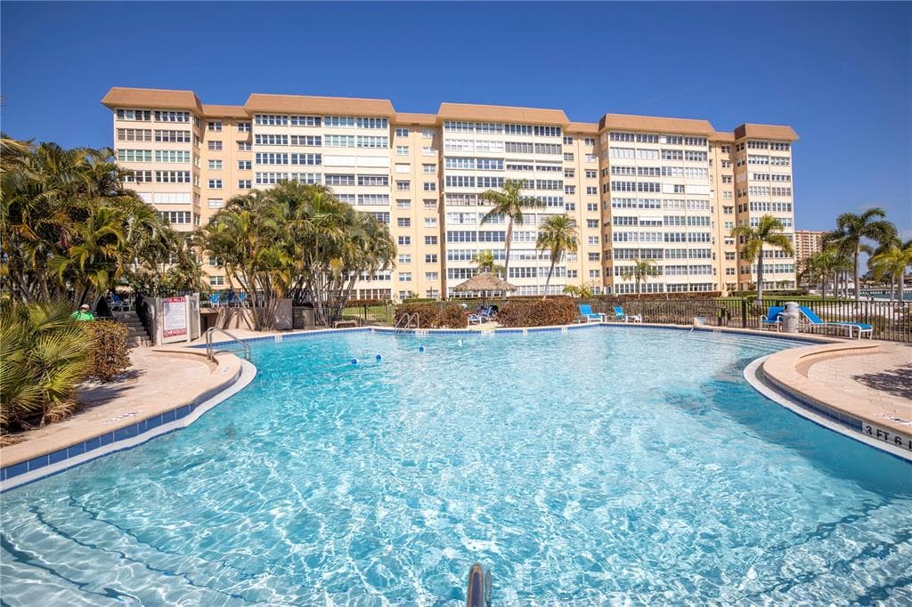 5108 BRITTANY DRIVE S UNIT 701 ST PETERSBURG, FL 33715