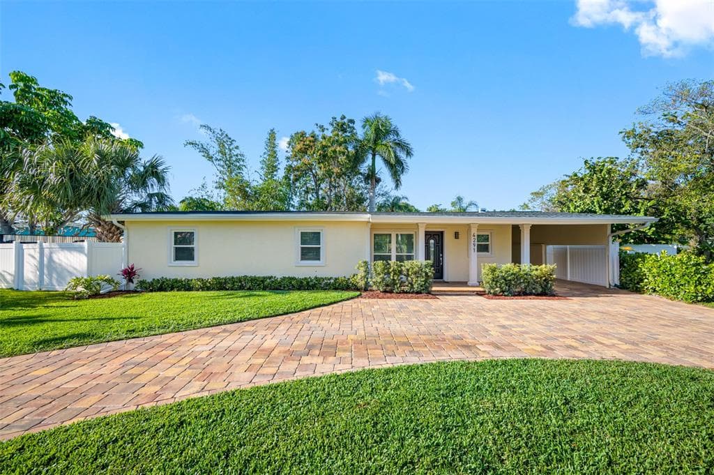 4291 NEPTUNE DRIVE SE ST PETERSBURG, FL 33705