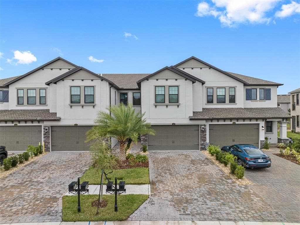 4640 LAGONA LANE WESLEY CHAPEL, FL 33543