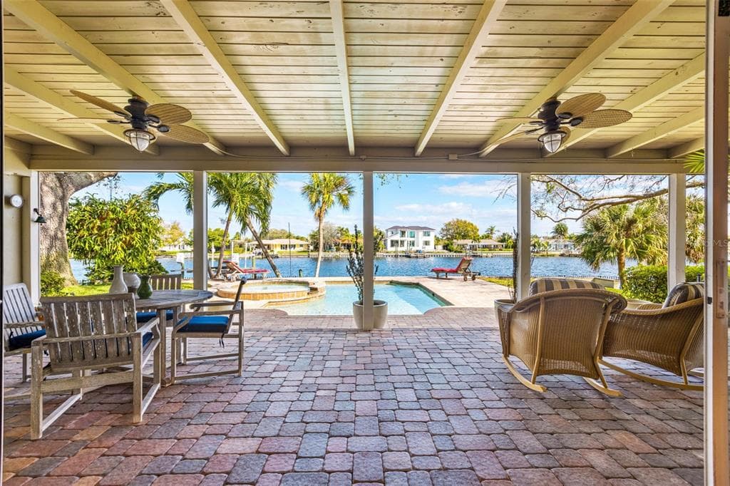 1197 45TH AVENUE NE ST PETERSBURG, FL 33703
