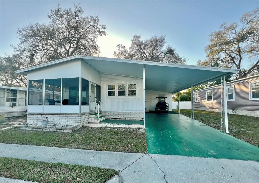 1100 BELCHER ROAD S UNIT 323 LARGO, FL 33771