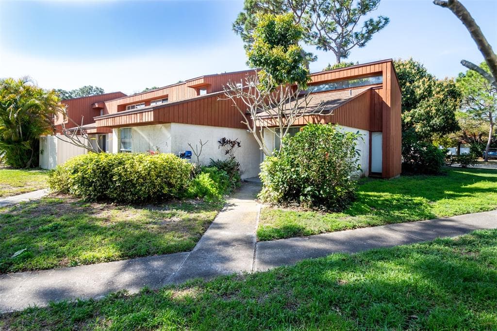 2056 SUNSET POINT ROAD UNIT 21 CLEARWATER, FL 33765