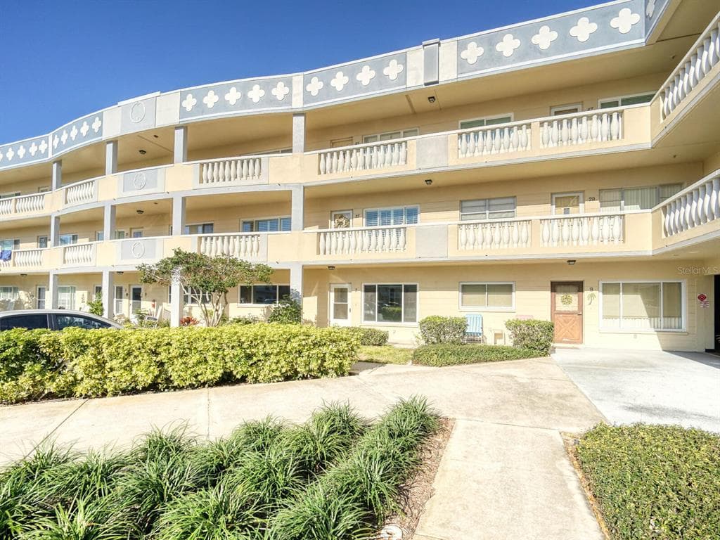 2221 SWEDISH DRIVE UNIT 7 CLEARWATER, FL 33763